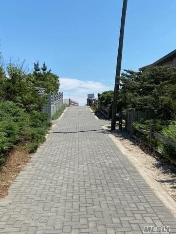 Building Photo - 60 Fairway