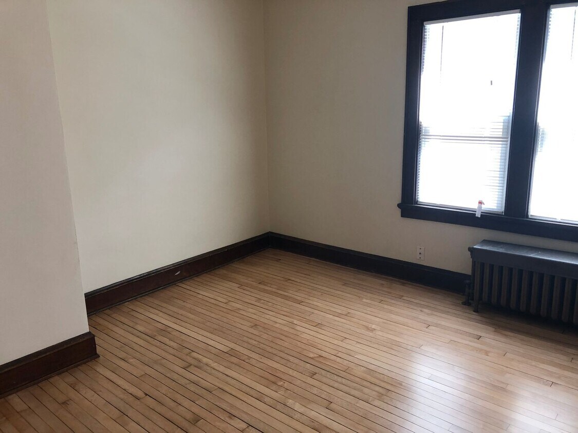 Foto del edificio - 901-903 E Center St