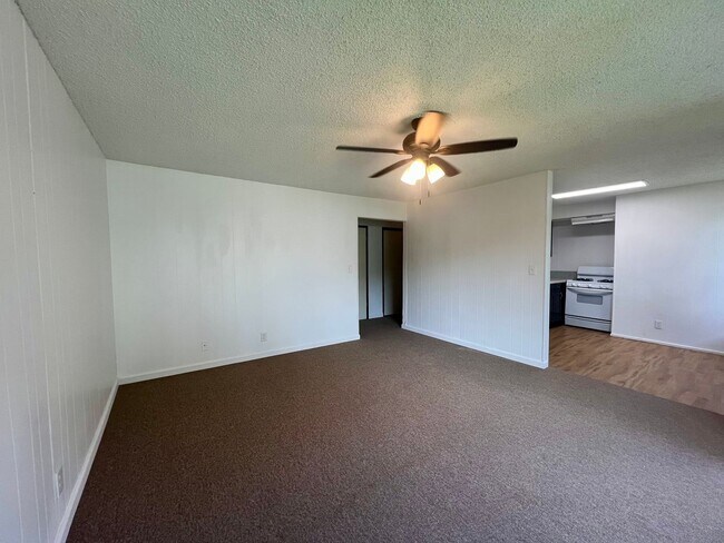 Foto del edificio - 2 Bedroom, 1 Bath Condo- Hilo Terrace