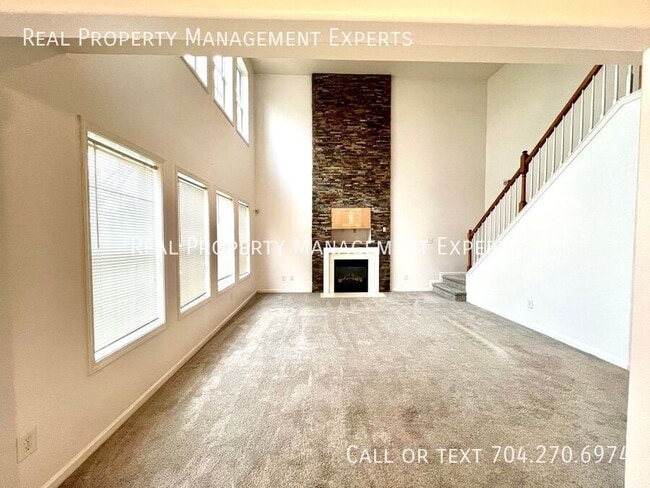 Foto del edificio - 8549 Filbert Ln