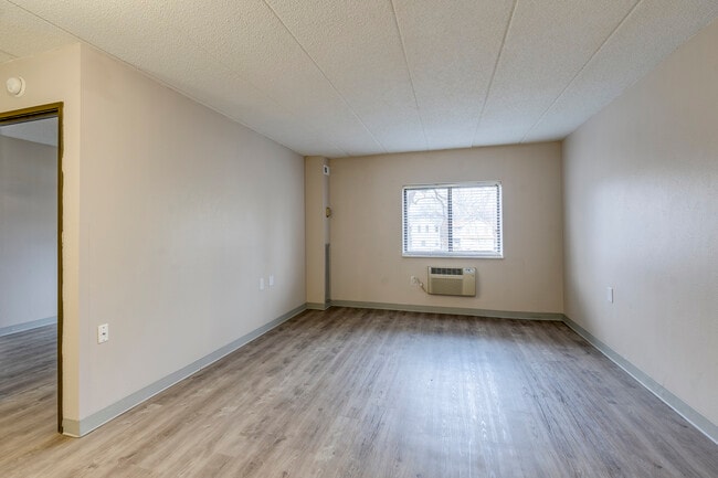 Foto del edificio - Northgate Apartments Senior Housing
