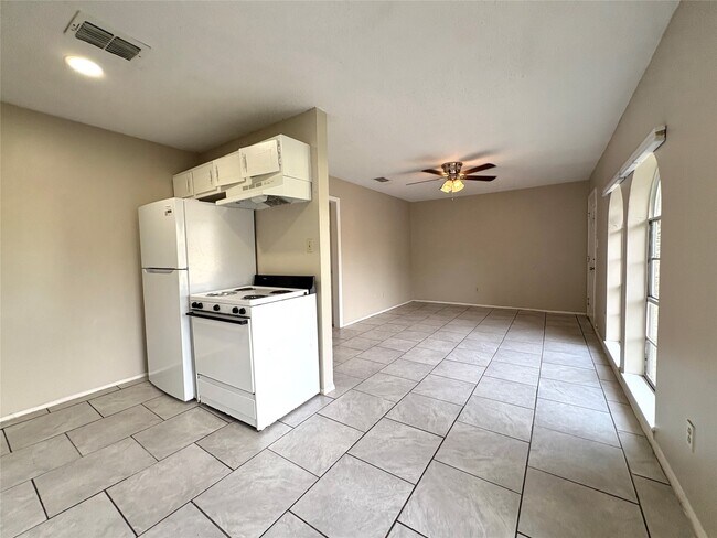 Foto del edificio - 3021 Sycamore Ave
