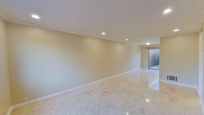 Building Photo - 4907 Shark Dr