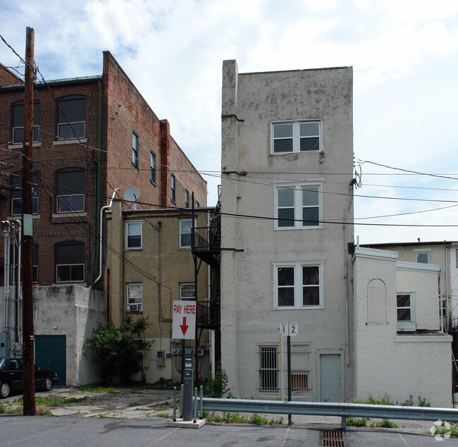 Building Photo - 138 N 7th St