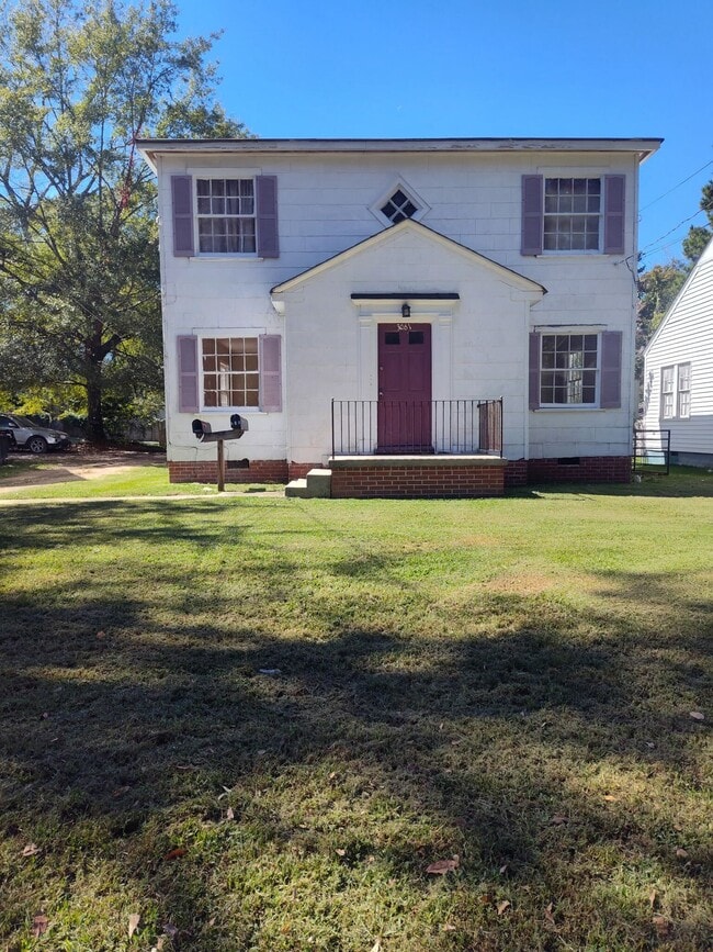 Building Photo - 3061 Oxford Ave