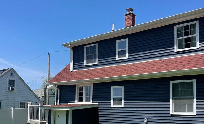 Building Photo - 118 Madison St