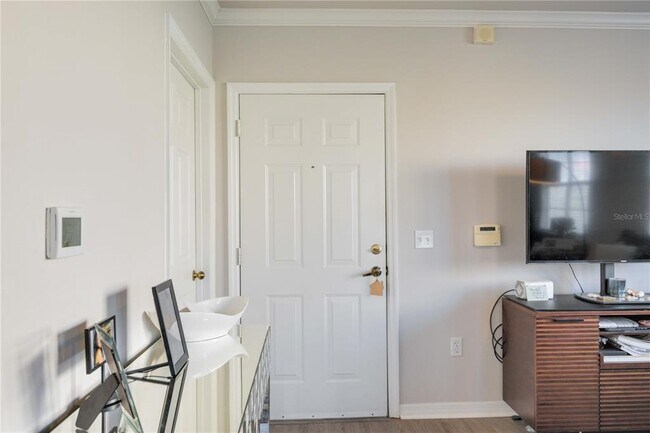 Building Photo - 1015 Villagio Cir
