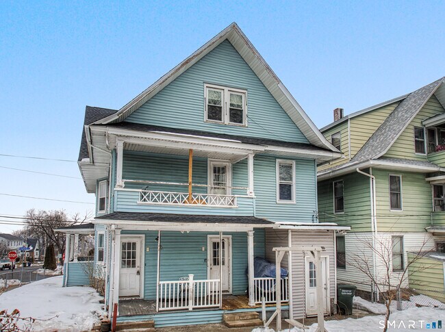 Building Photo - 361 Ridgefield Ave