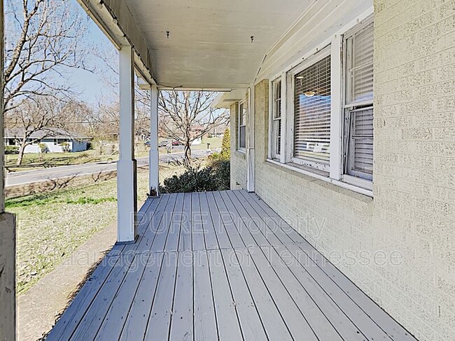 Building Photo - 541 Northcrest Dr