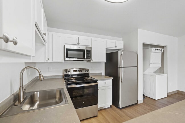 Building Photo - Whispering Pines Apartments