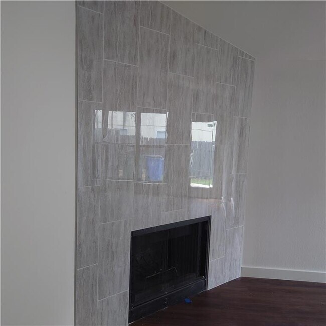 Building Photo - 333 Fantail Loop