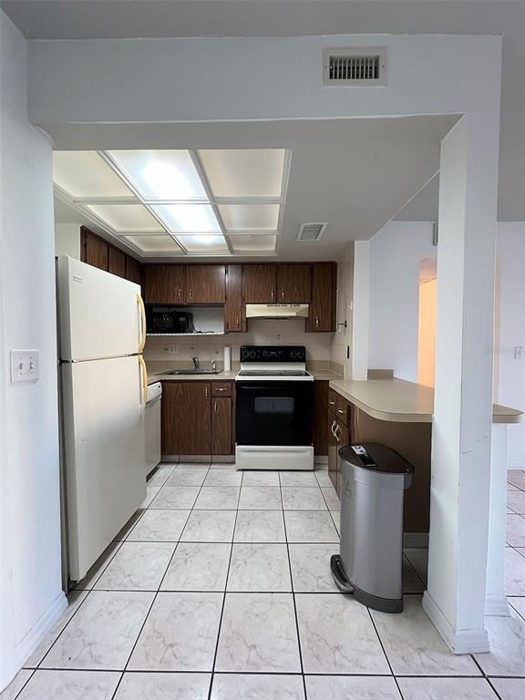 Building Photo - 8602 Champlain Ct