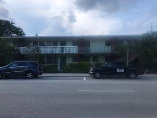 Primary Photo - 220 Lucerne Ave