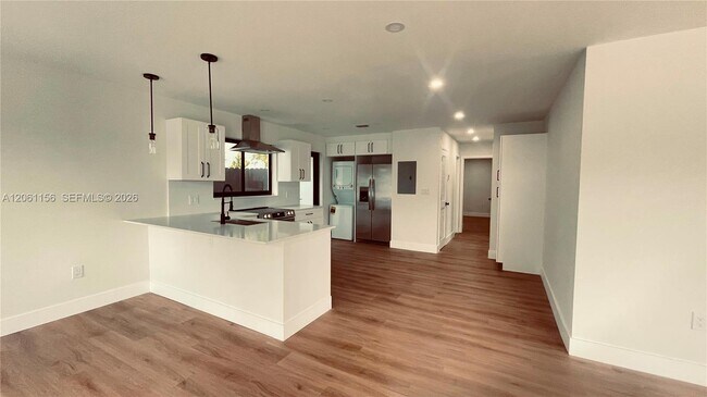 Building Photo - 2551 SW 19th St