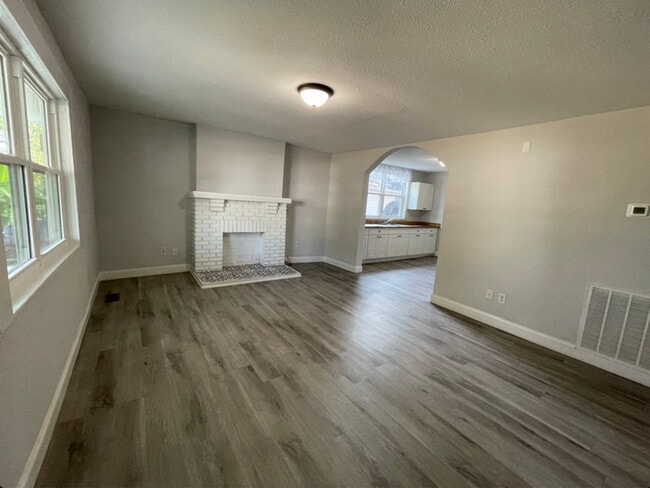 Foto del edificio - 1408 Iredell Ave