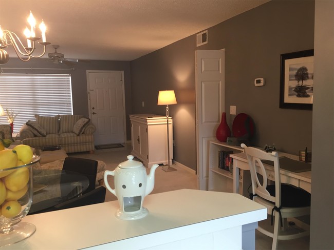 Foto del edificio - 4575 Whitton Way