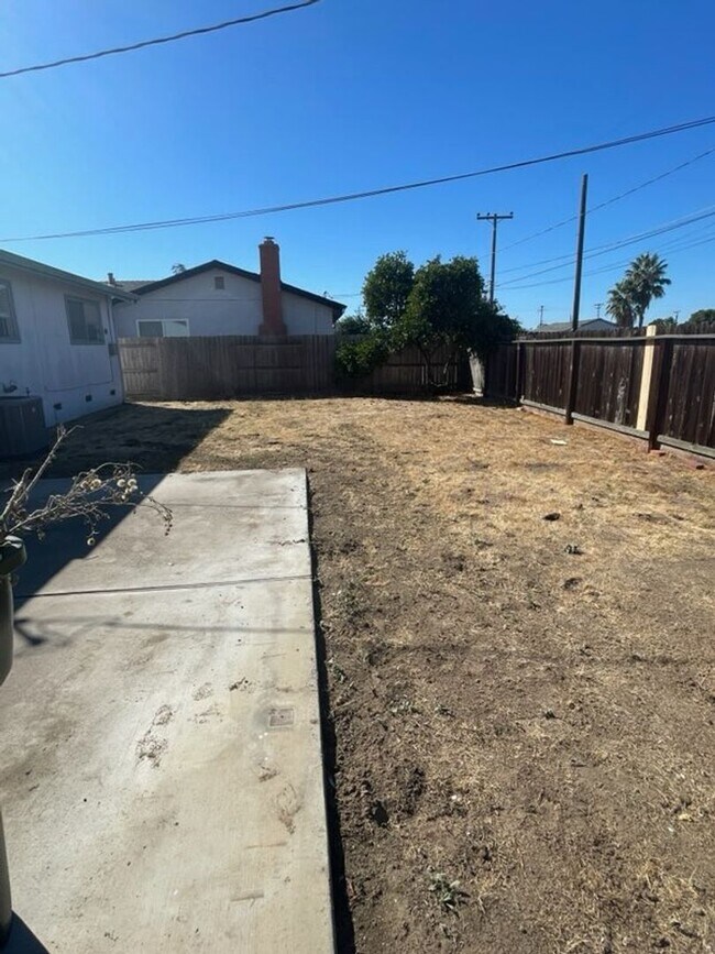 Building Photo - 137 Argonaunt Street