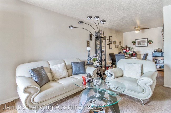 Building Photo - 1 br, 1 bath Apartment - 1701 NW 46th St.