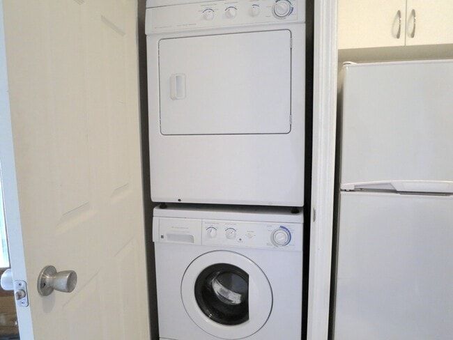 Building Photo - 209 Madison Ave