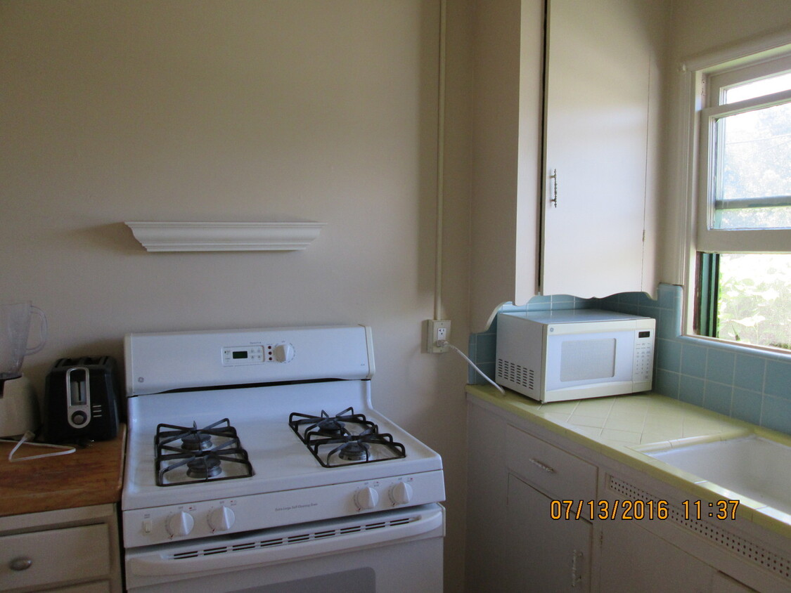 Foto del edificio - 2 Bedroom 1 Bath House Walking Distance to...