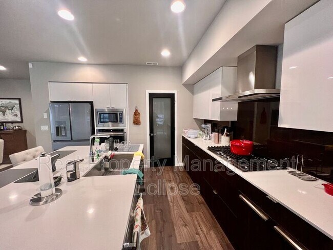 Foto del edificio - 1715 105th Dr SE