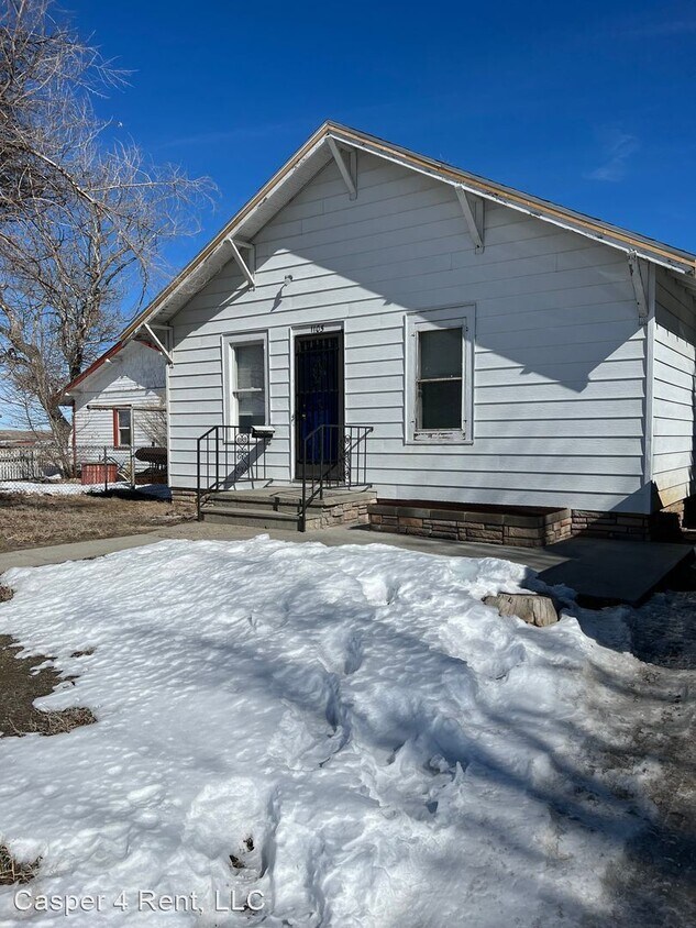 Primary Photo - 4 br, 2 bath House - 1105 S. Locust Street