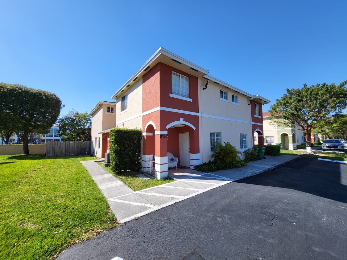 18768 SW 100th Ave, Cutler Bay, FL 33157 Townhome Rentals in Cutler