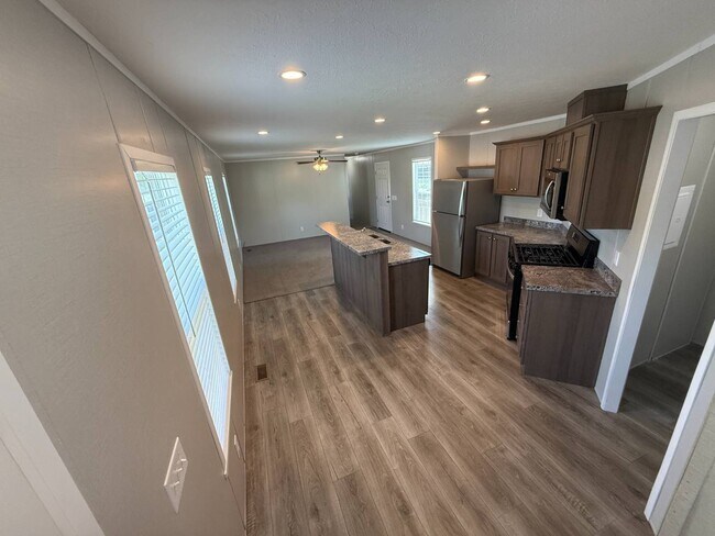 Building Photo - 2900 N Apperson Way