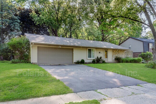 Foto del edificio - 8315 Nashua Dr