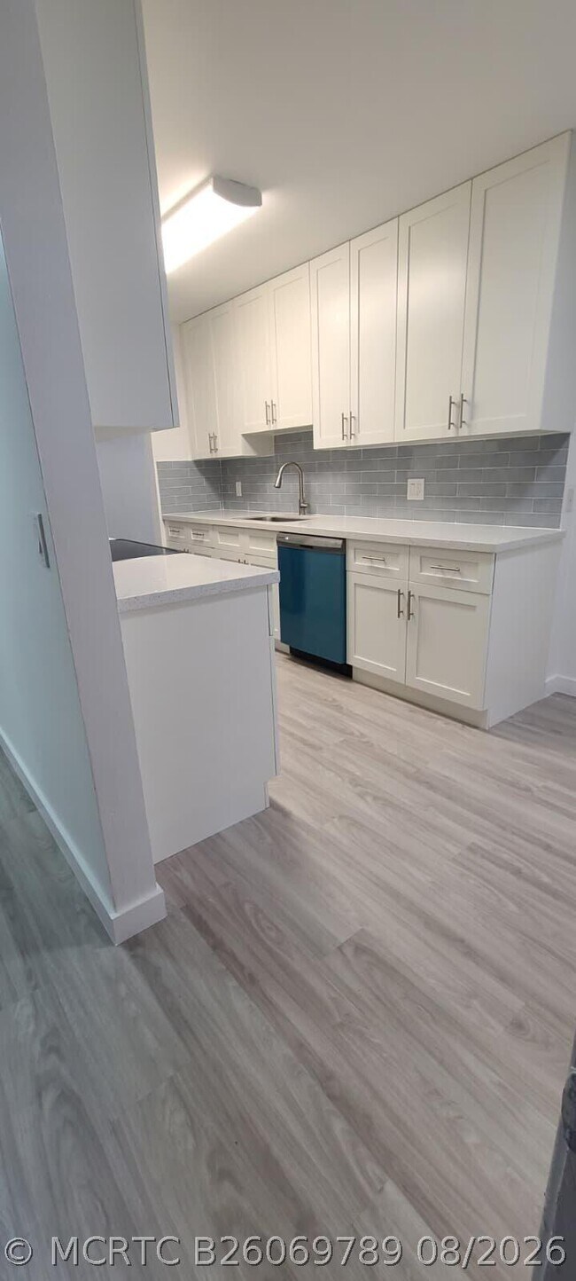 Foto del edificio - 1200 SW 124th Terrace