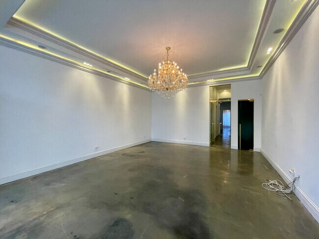 Foto del edificio - 839 N California Ave