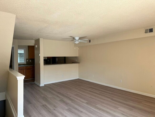 Building Photo - Beach Life!