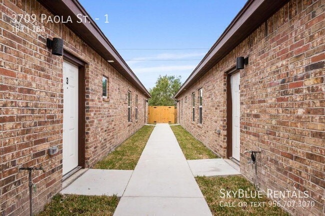 Building Photo - 3709 Paola St