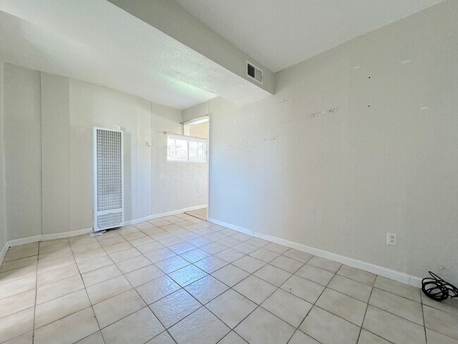 Building Photo - 2525 Idalia Ave