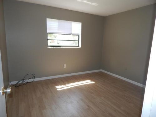Foto del edificio - 5900 Barbados Way E