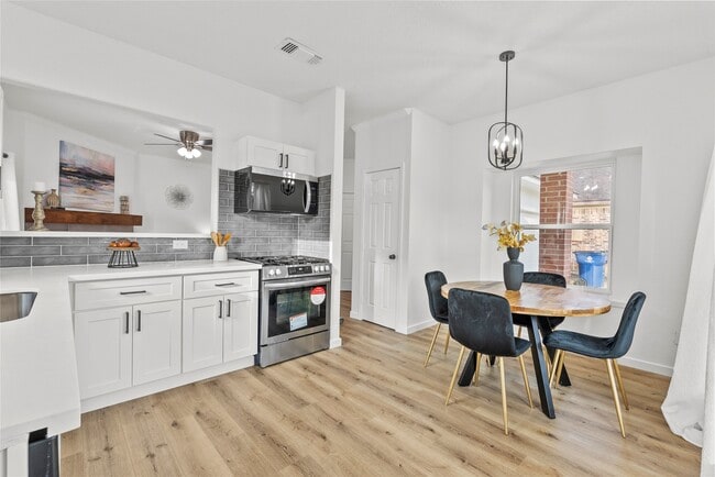 Foto del edificio - 617 Prairie Ln