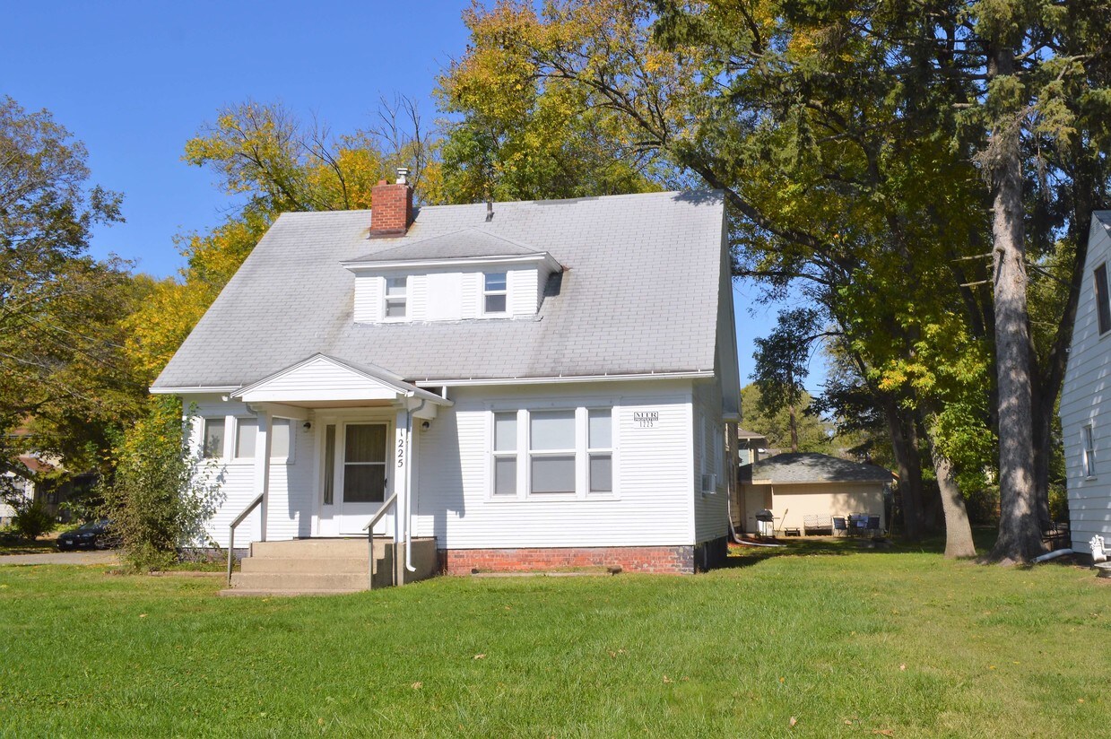 1225 Lincoln Way, Ames, IA 50010 House Rental in Ames, IA