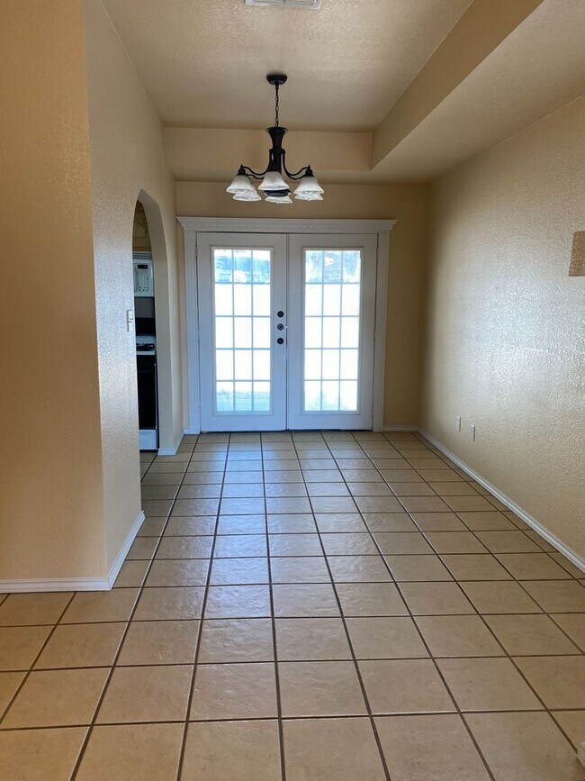 Building Photo - Great Family Home