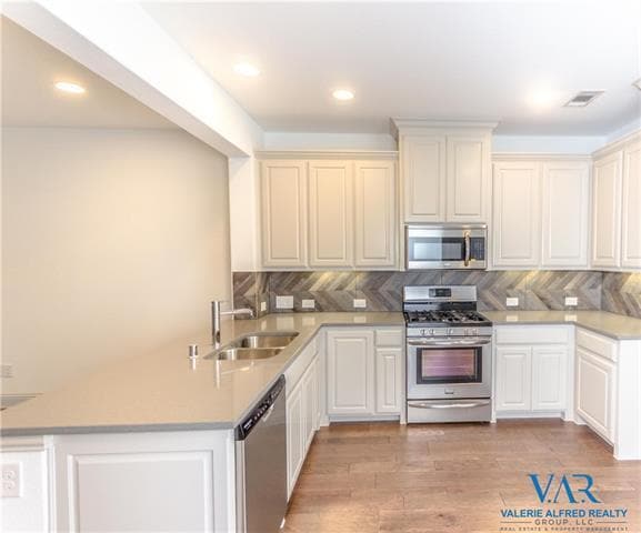 Foto del edificio - 2221 Jameson Ln