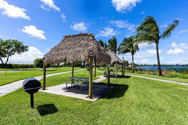 Foto del edificio - 109 Lake Emerald Dr