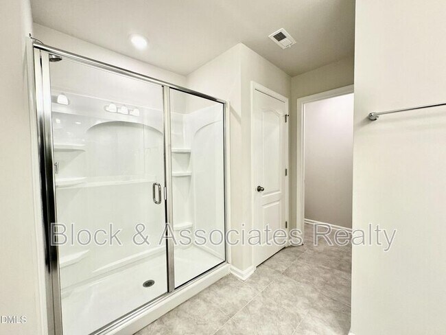 Foto del edificio - 104 Sweet Olive St