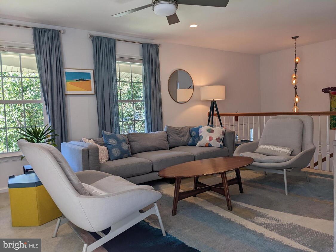 Foto principal - 9616 Shipwright Dr
