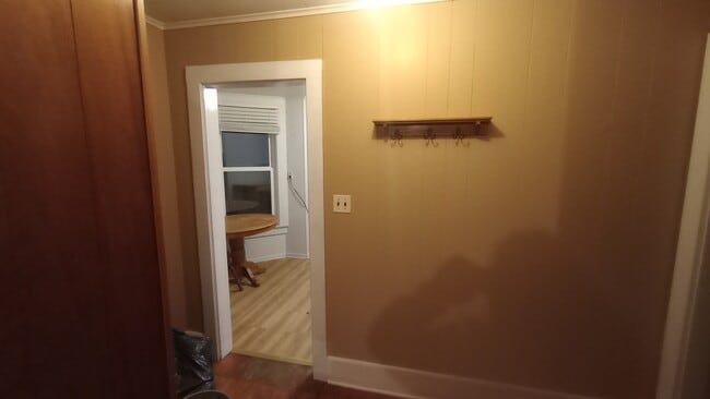 Building Photo - 203 W Main St