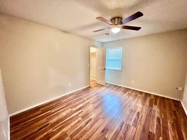 Building Photo - Looking for a house? We found you a HOME!