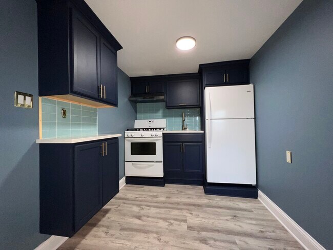 Building Photo - 1429 S 49th Ave