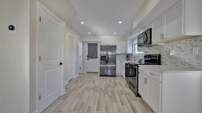 Foto del edificio - 5338 Jay St NE