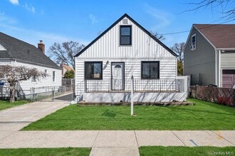 Building Photo - 1568 Madison St