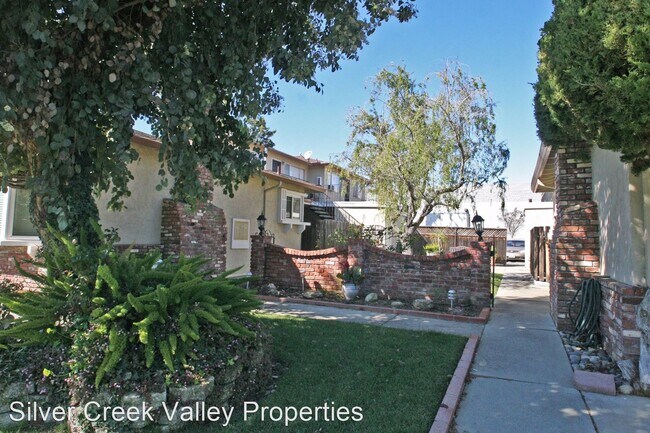 Building Photo - 2 br, 1 bath House - 720 Harvard Ave - #4