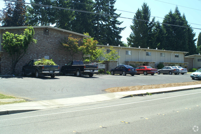 Foto del edificio - Newport Manor Apartments