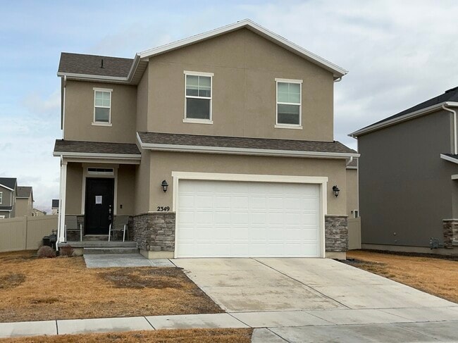 Building Photo - 2349 Frontier St